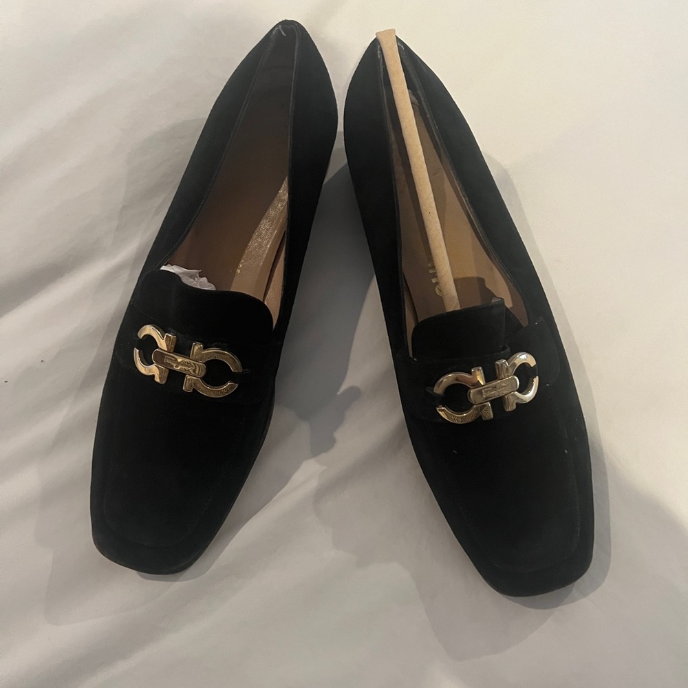 Ferragamo suede loafer black, size 9 1/2